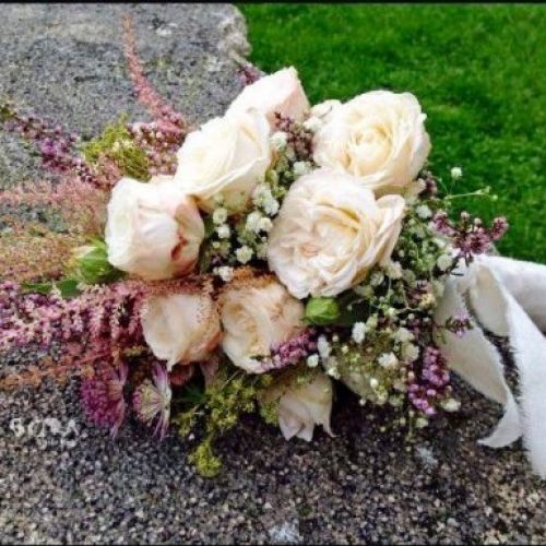 bouquet con astilbe rosa