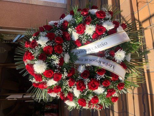 CORONA DE ROSAS ROJAS Rf.24